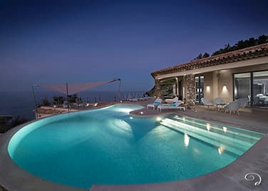 Villa Water's Edge, Les Parcs de Saint-Tropez, at dusk